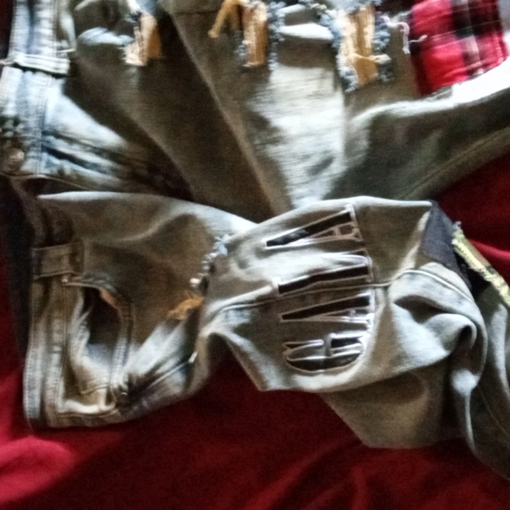 Jeans - Picture 2 of 3
